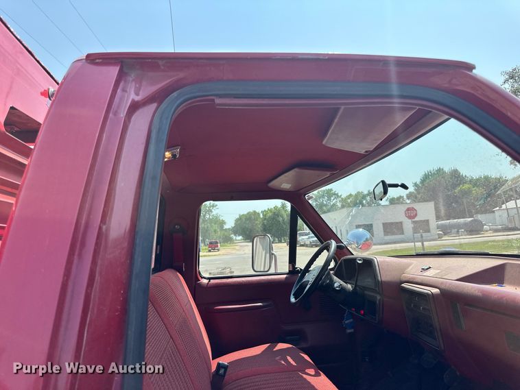 image for item LR9412 1988 Ford  F350 utility bed pickup truck