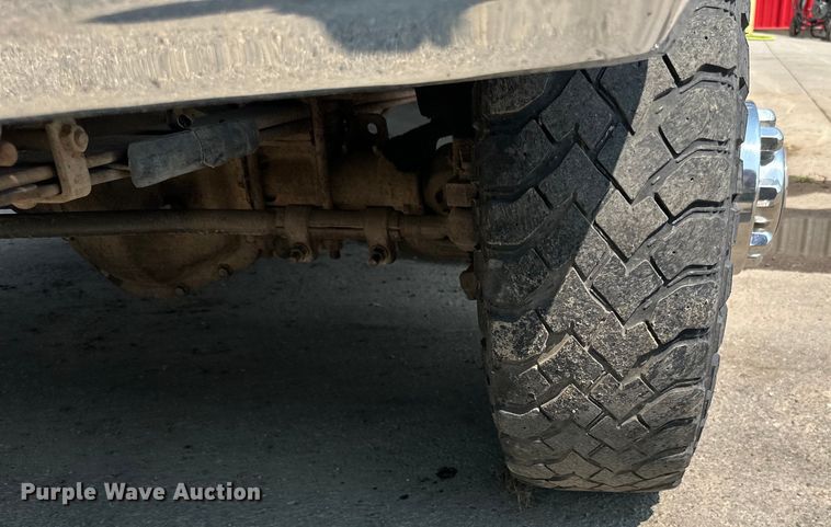 image for item LR9412 1988 Ford  F350 utility bed pickup truck