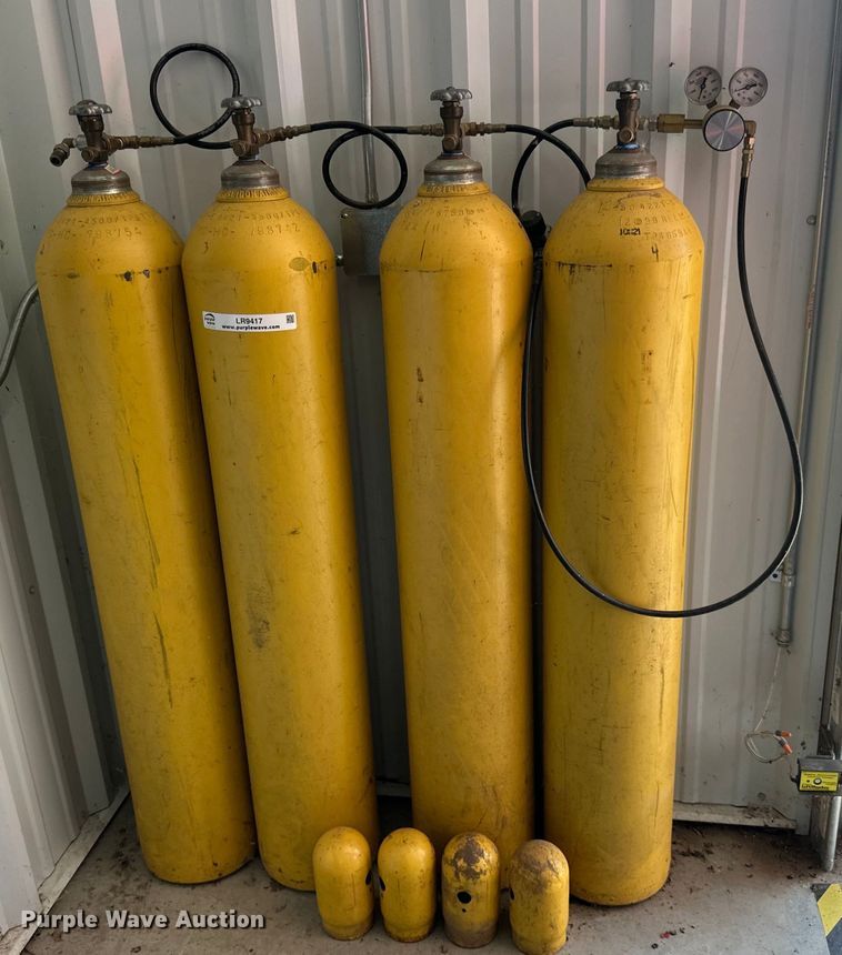 image for item LR9417 (4) oxygen tanks 
