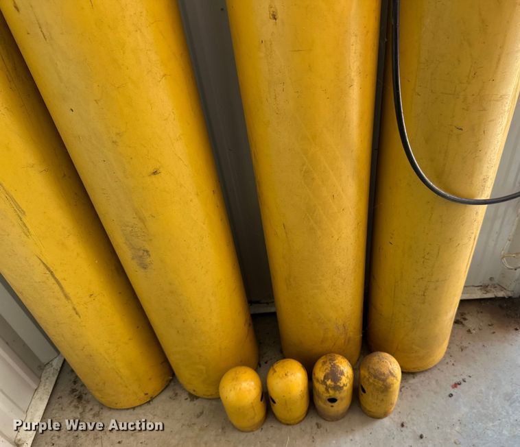 image for item LR9417 (4) oxygen tanks 