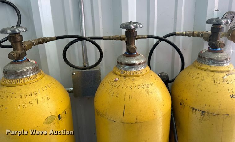 image for item LR9417 (4) oxygen tanks 