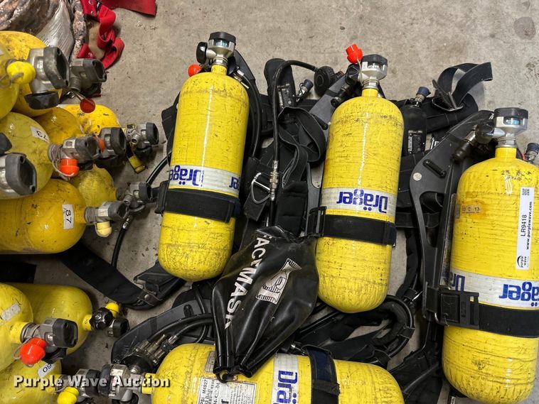 image for item LR9418 Approximately 35 oxygen tanks