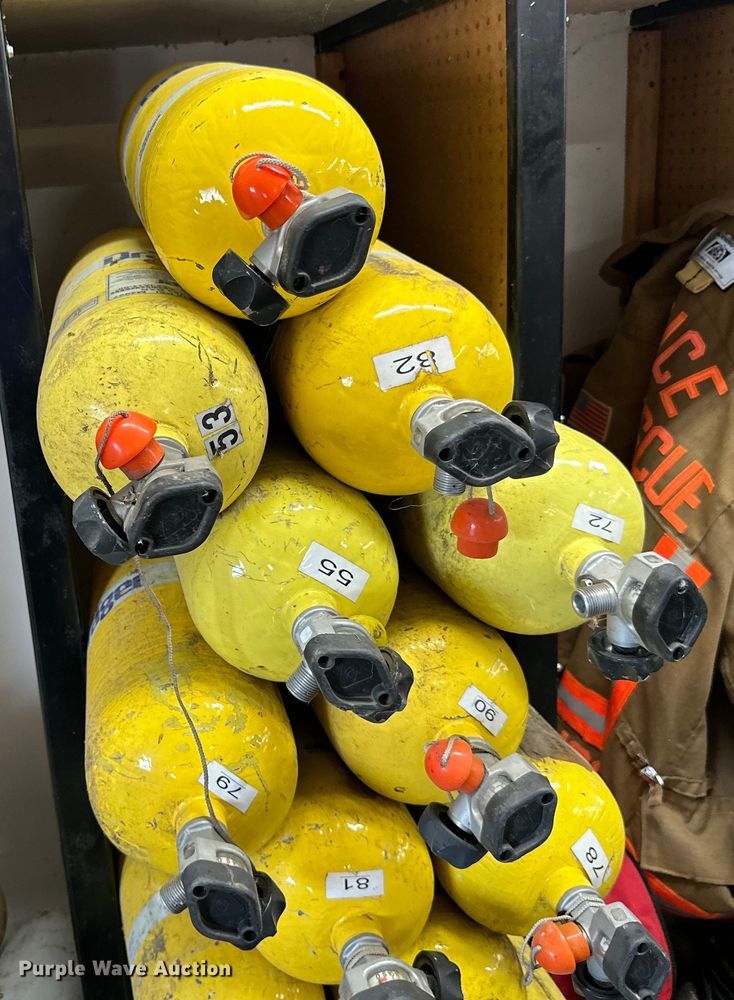 image for item LR9418 Approximately 35 oxygen tanks