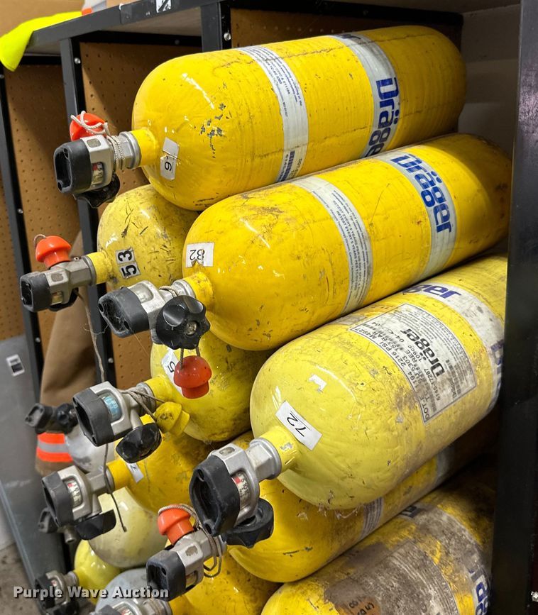 image for item LR9418 Approximately 35 oxygen tanks