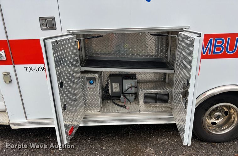 image for item LV9027 2015 Chevrolet  4500 ambulance