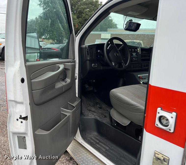 image for item LV9027 2015 Chevrolet  4500 ambulance