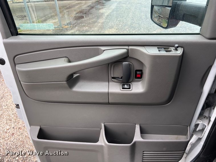 image for item LV9027 2015 Chevrolet  4500 ambulance