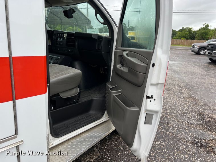 image for item LV9027 2015 Chevrolet  4500 ambulance