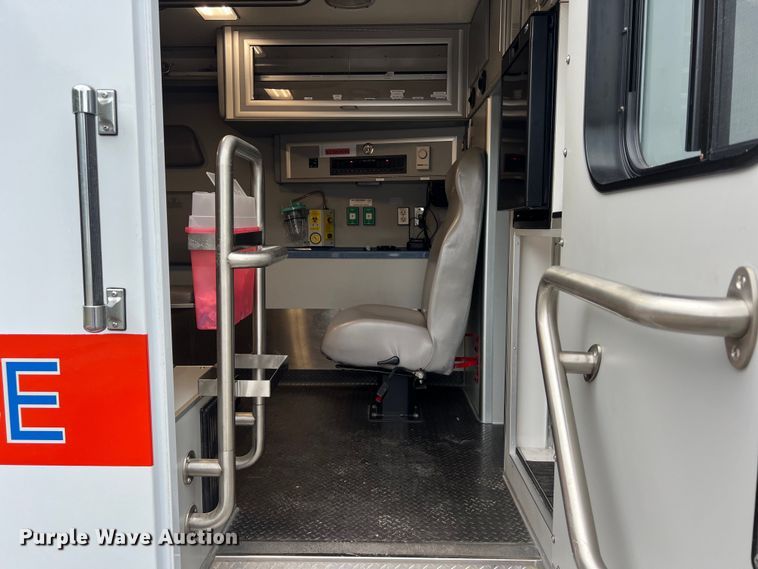 image for item LV9027 2015 Chevrolet  4500 ambulance