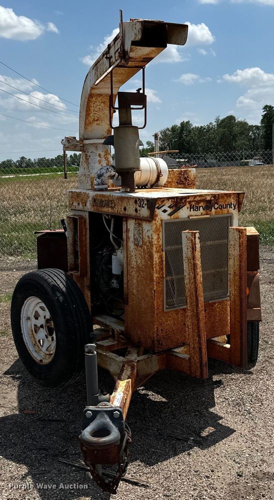 image for item MU9800 1990 Bandit 200+ wood chipper