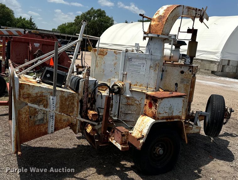 image for item MU9800 1990 Bandit 200+ wood chipper