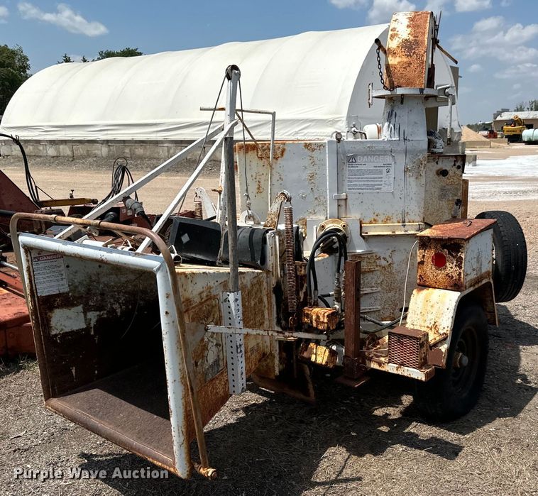 image for item MU9800 1990 Bandit 200+ wood chipper