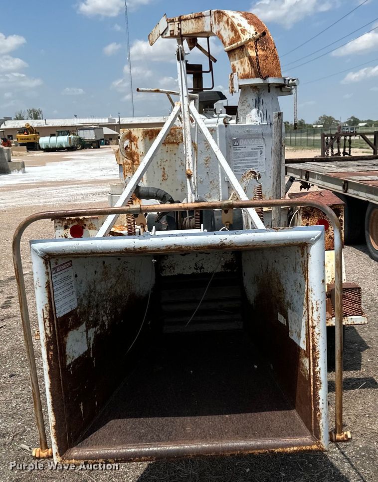 image for item MU9800 1990 Bandit 200+ wood chipper