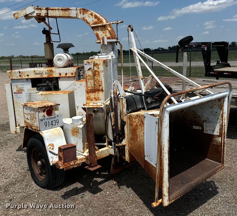 image for item MU9800 1990 Bandit 200+ wood chipper