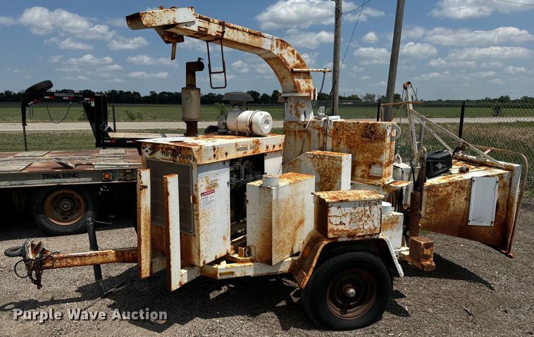 image for item MU9800 1990 Bandit 200+ wood chipper