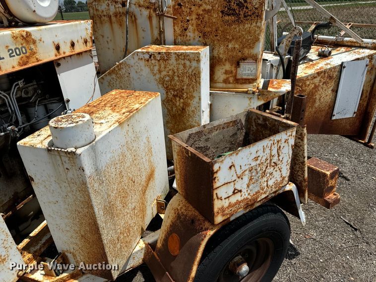 image for item MU9800 1990 Bandit 200+ wood chipper