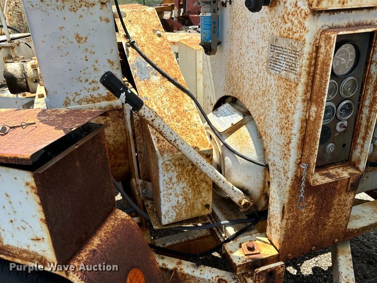 image for item MU9800 1990 Bandit 200+ wood chipper