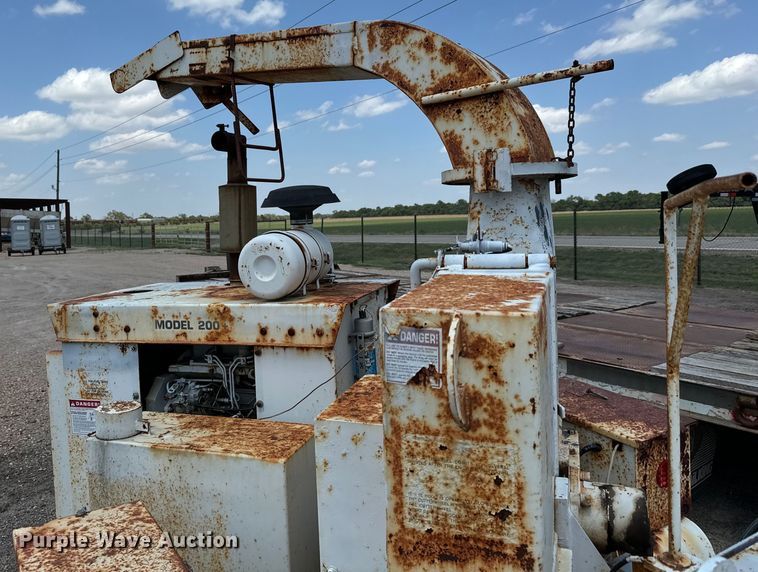 image for item MU9800 1990 Bandit 200+ wood chipper