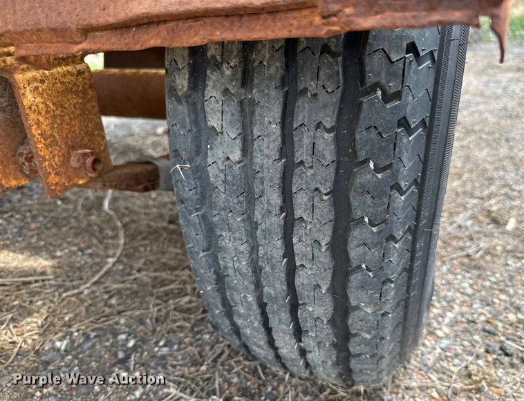 image for item MU9800 1990 Bandit 200+ wood chipper