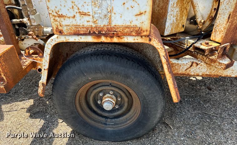 image for item MU9800 1990 Bandit 200+ wood chipper