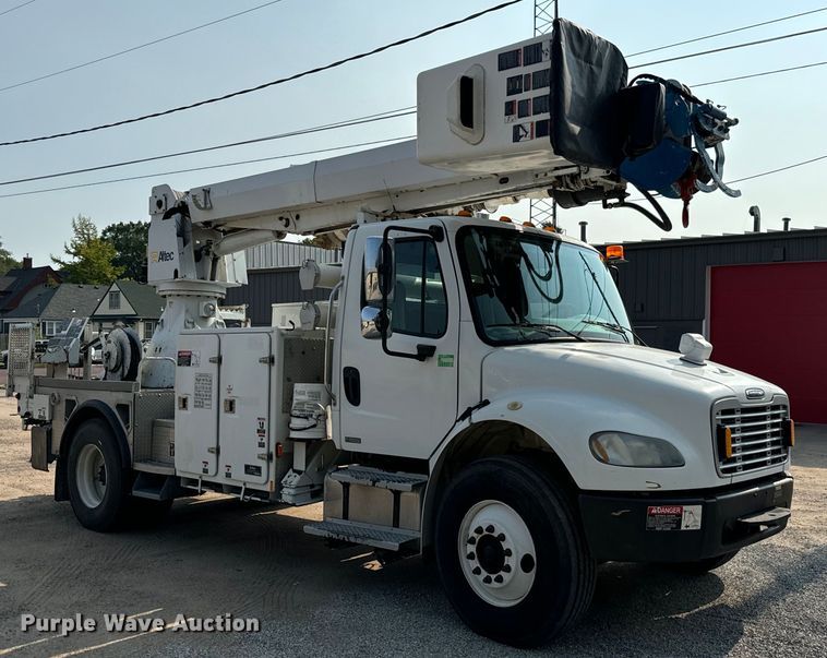 image for item MV9007 2005 Freightliner  Business Class M2 digger derrick truck