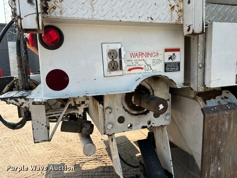 image for item MV9007 2005 Freightliner  Business Class M2 digger derrick truck