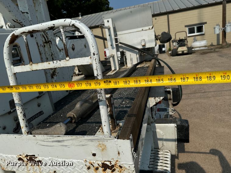 image for item MV9007 2005 Freightliner  Business Class M2 digger derrick truck