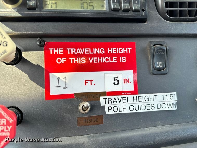 image for item MV9007 2005 Freightliner  Business Class M2 digger derrick truck