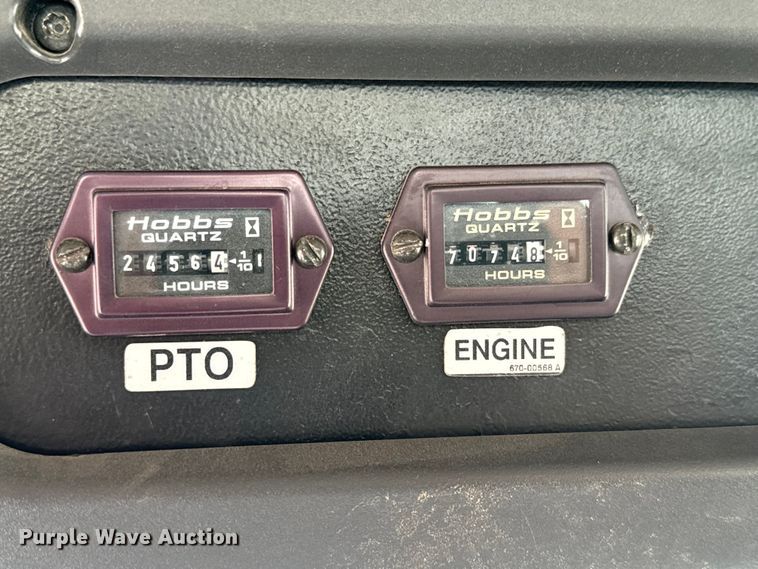 image for item MV9007 2005 Freightliner  Business Class M2 digger derrick truck