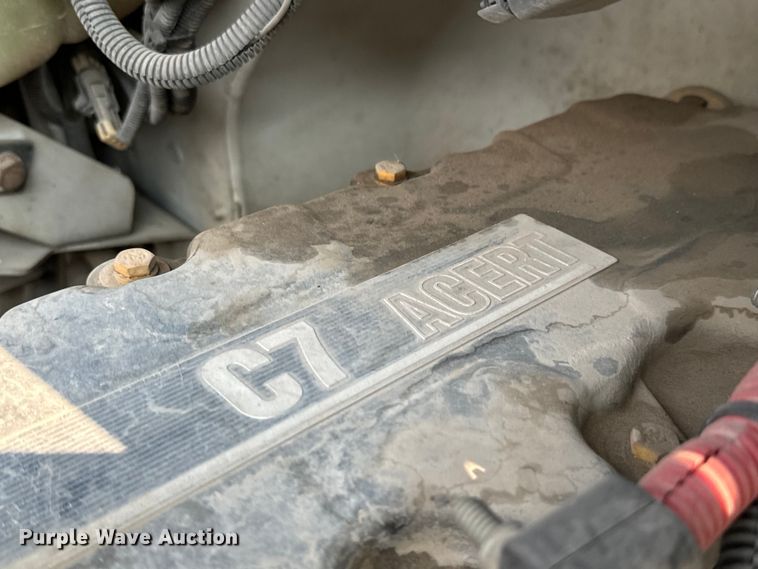 image for item MV9007 2005 Freightliner  Business Class M2 digger derrick truck