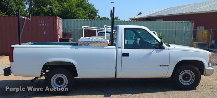 image for item NG9988 1993 Chevrolet  C1500 pickup truck