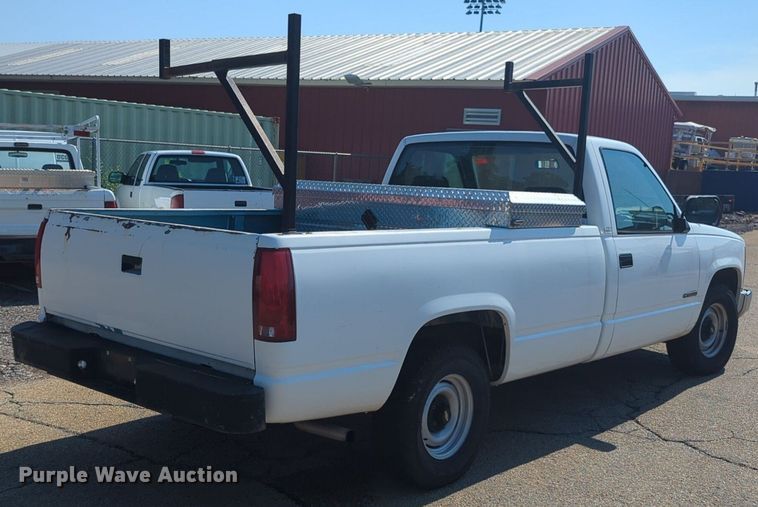 image for item NG9988 1993 Chevrolet  C1500 pickup truck