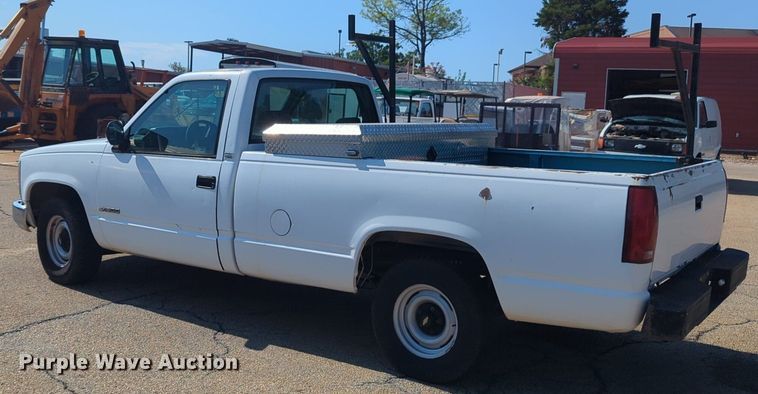image for item NG9988 1993 Chevrolet  C1500 pickup truck