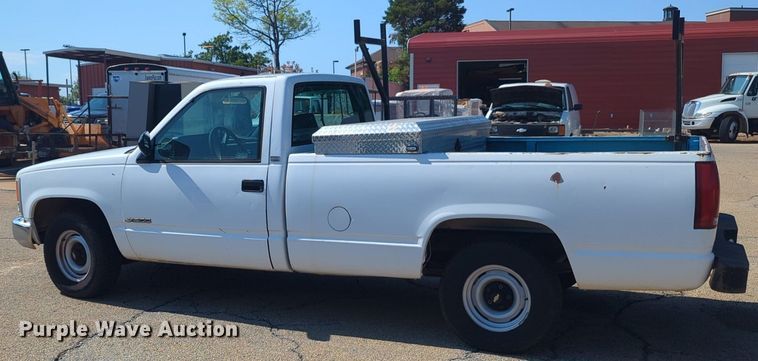 image for item NG9988 1993 Chevrolet  C1500 pickup truck