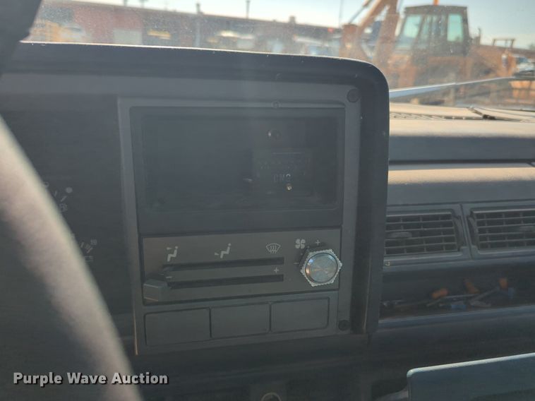 image for item NG9988 1993 Chevrolet  C1500 pickup truck