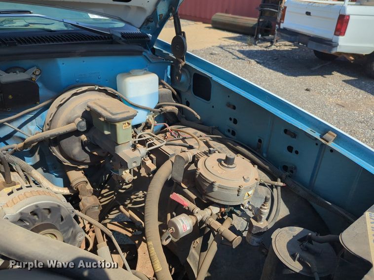 image for item NG9988 1993 Chevrolet  C1500 pickup truck