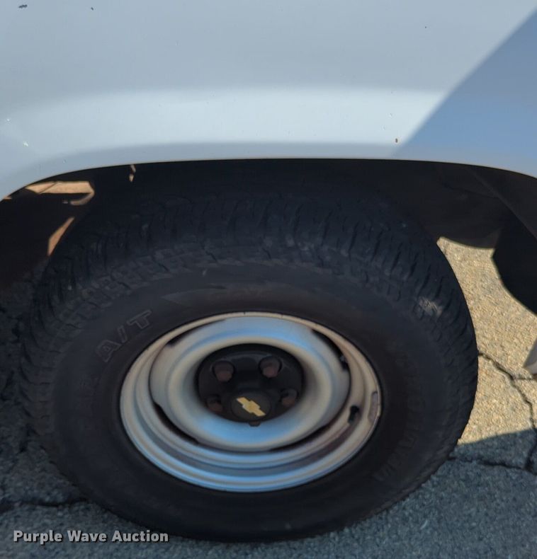 image for item NG9988 1993 Chevrolet  C1500 pickup truck