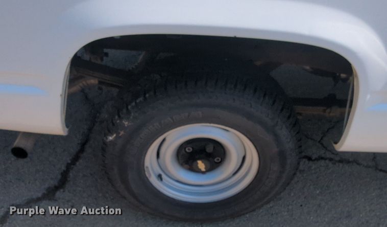 image for item NG9988 1993 Chevrolet  C1500 pickup truck