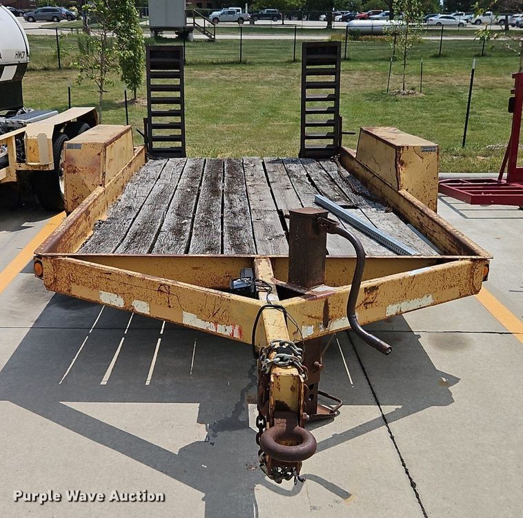 image for item NL9112 1997 Redi Haul equipment trailer