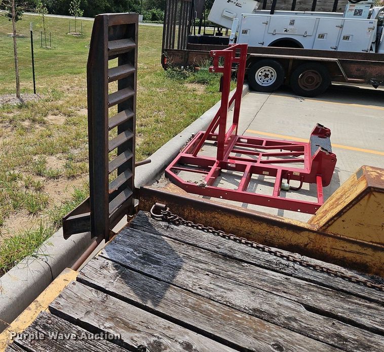 image for item NL9112 1997 Redi Haul equipment trailer