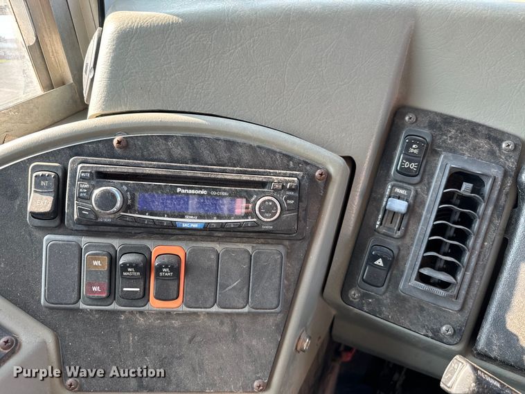 image for item NQ9690 2008 Blue Bird Vision school bus