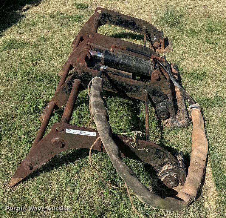 image for item NQ9702 Backhoe grapple
