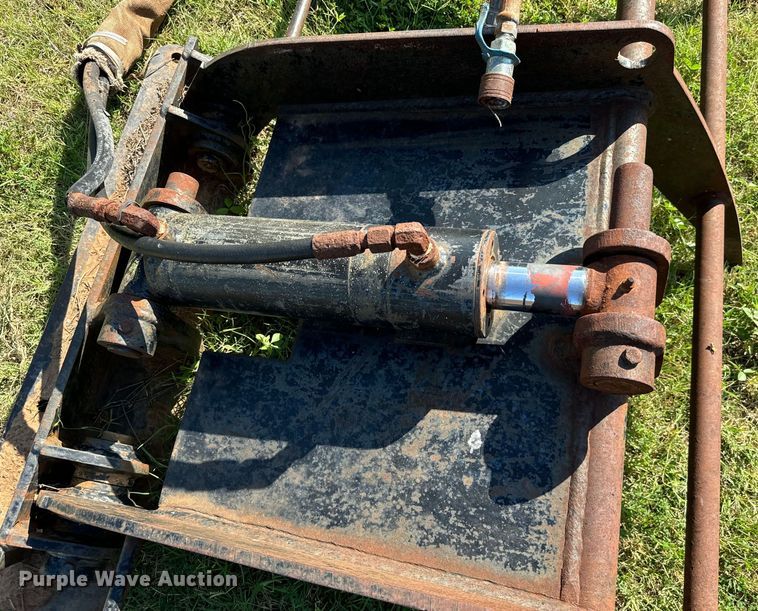 image for item NQ9702 Backhoe grapple