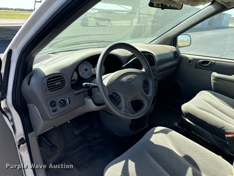 image for item NQ9704 2003 Dodge Caravan van