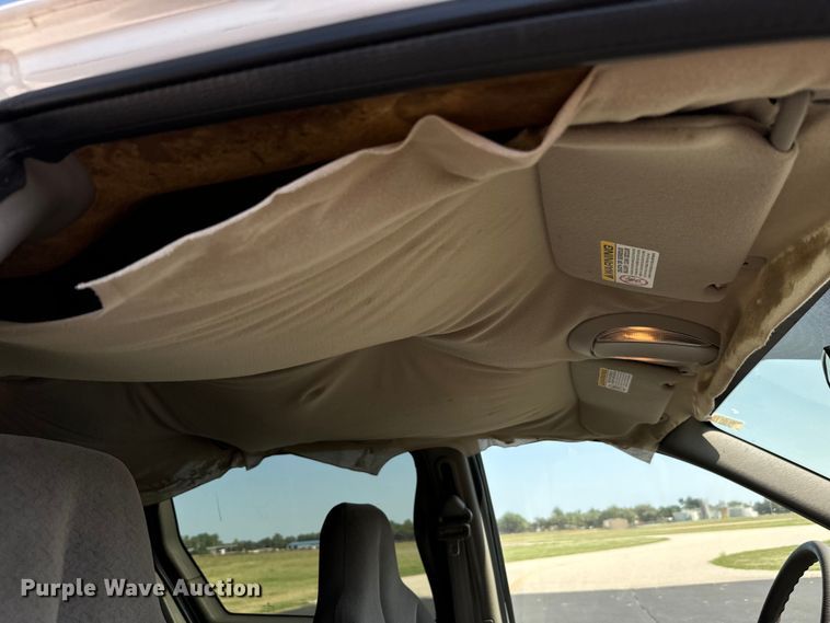 image for item NQ9704 2003 Dodge Caravan van