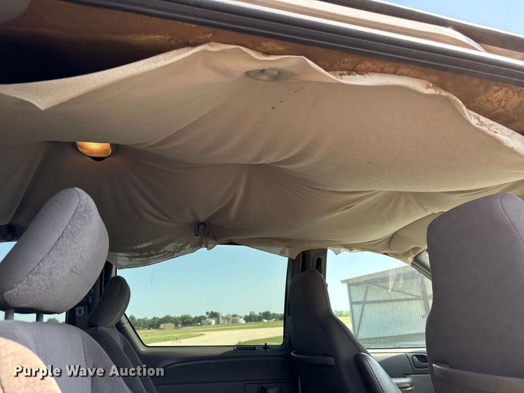 image for item NQ9704 2003 Dodge Caravan van