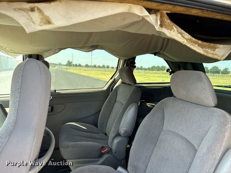 image for item NQ9704 2003 Dodge Caravan van