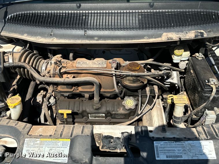 image for item NQ9704 2003 Dodge Caravan van