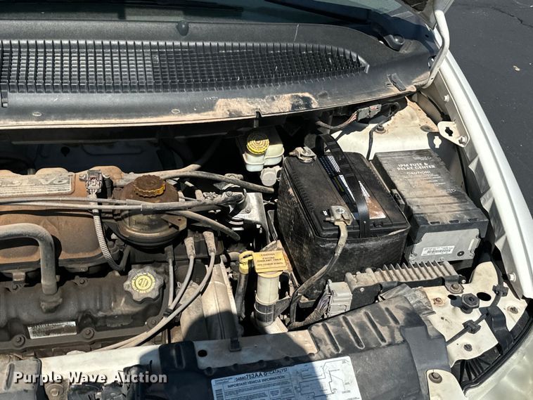 image for item NQ9704 2003 Dodge Caravan van