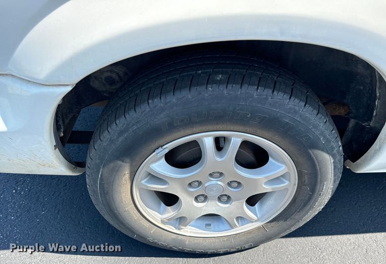 image for item NQ9704 2003 Dodge Caravan van